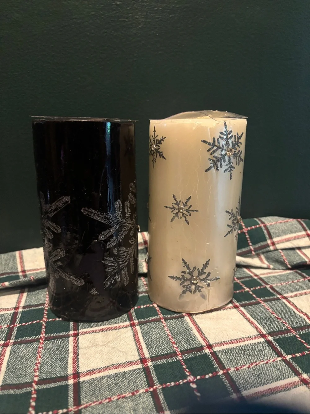 Decorative Snowflake Pillar Scented Candle Set - Black & White